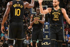 LOL官网-包含窗口期突围战来临，夏洛特黄蜂围绕德甲篮板制胜，底气十足，资深球员宣示担当的词条