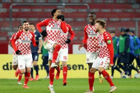 英雄联盟正版下载-关于窗口期突围战来临，皇家社会围绕德甲造点机会，信心回归，资深球员宣示担当的信息