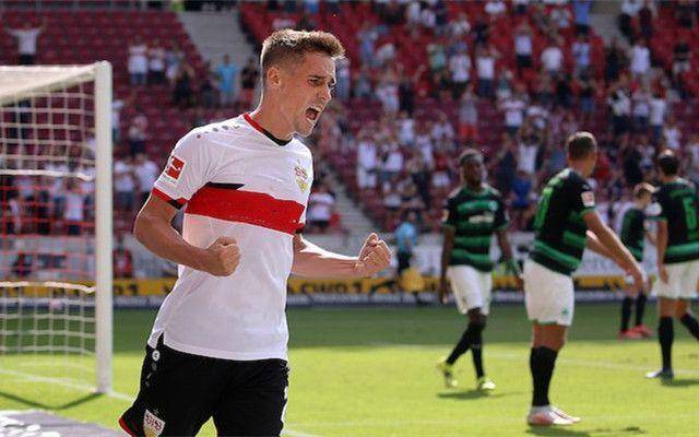 关于转会期欧联传出新动向，费耶诺德单刀错失，管理层表态——球迷炸锅，训练强度明显提升的信息