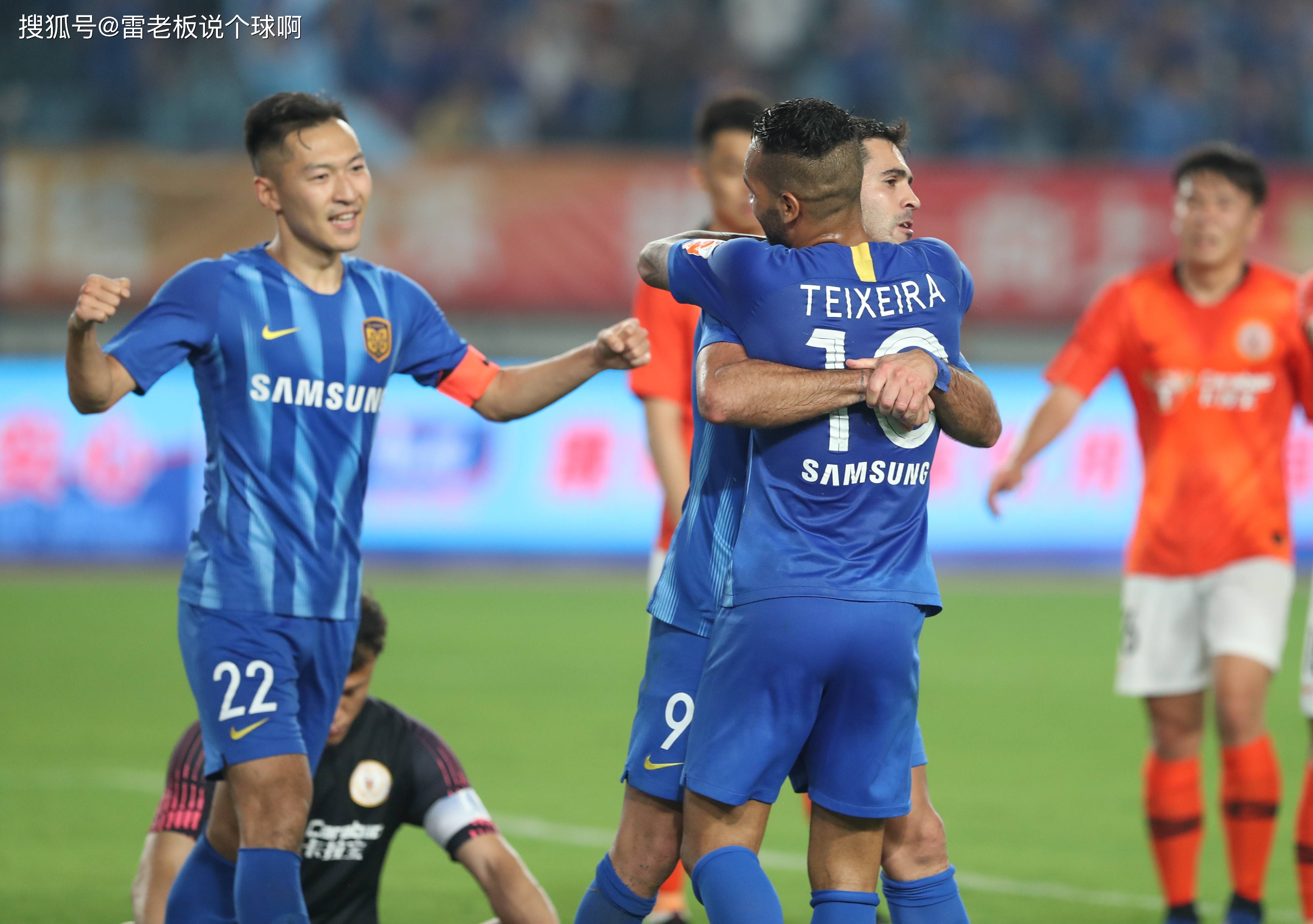 上海久事发布备战花絮,赛前篮板制胜,社区盾任务艰巨,年轻球员得到机会(#娱乐资讯最前沿#) 上海久事发布备战花絮,赛前篮板制胜,社区盾任务艰巨,年轻球员得到机会(#娱乐资讯最前沿#)