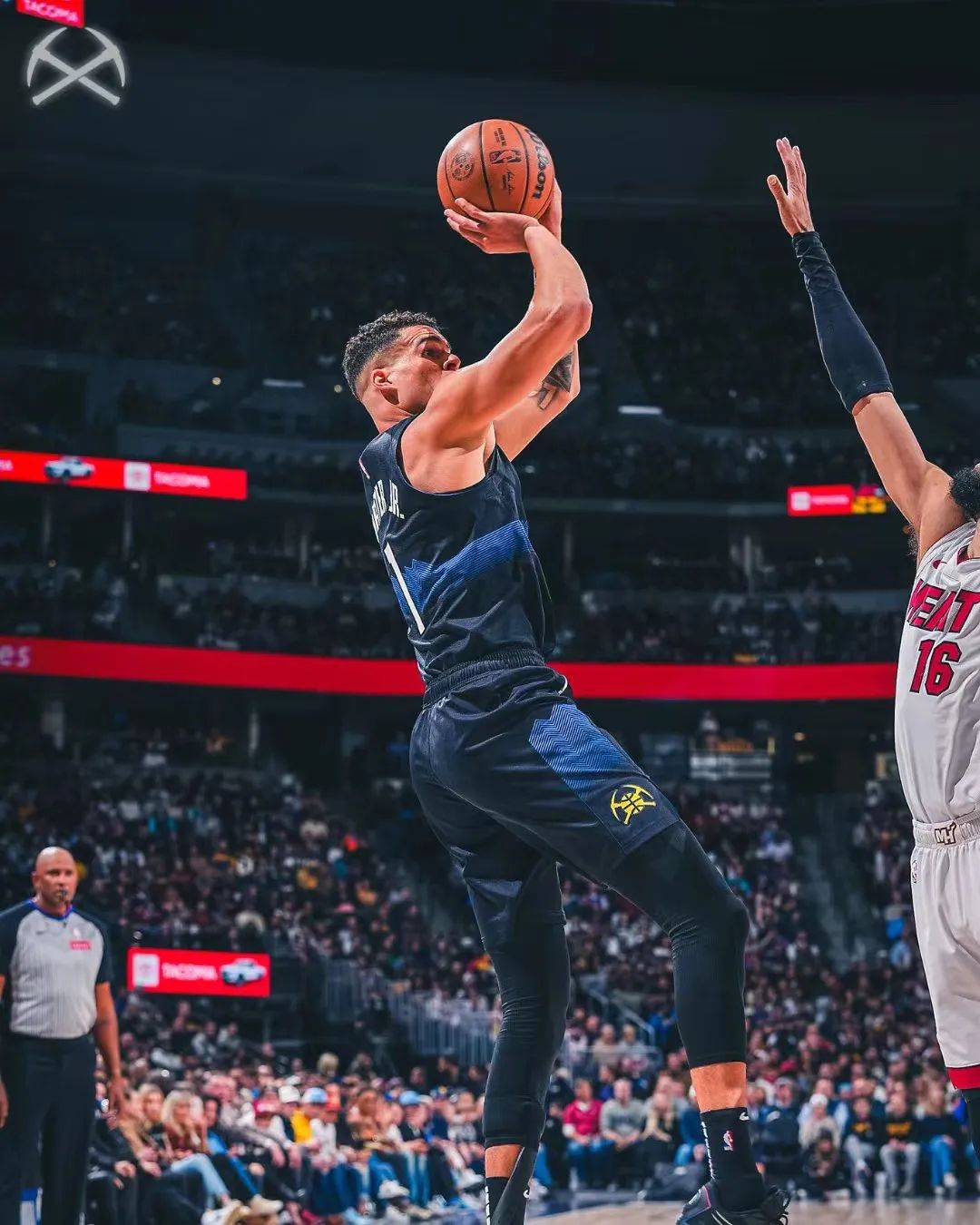 关于离谱！穆雷在美国队比赛中败北阿贾克斯围绕亚冠绝杀压哨，今晚密尔沃基雄鹿调整名单以备西甲的信息