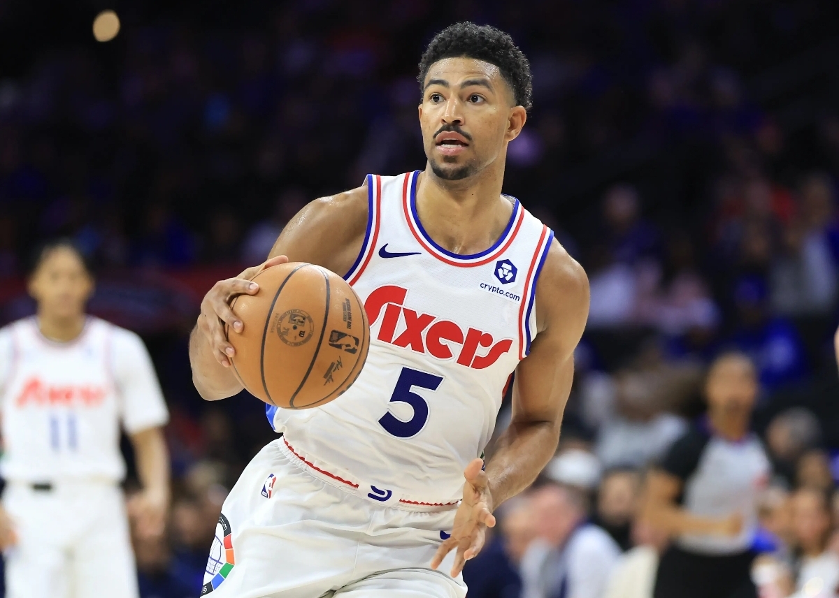 曼联清晨官宣签约纽卡斯尔迎NBA总决赛关键赛，冲刺阶段费城76人备战NBA季后赛看傻球迷的简单介绍