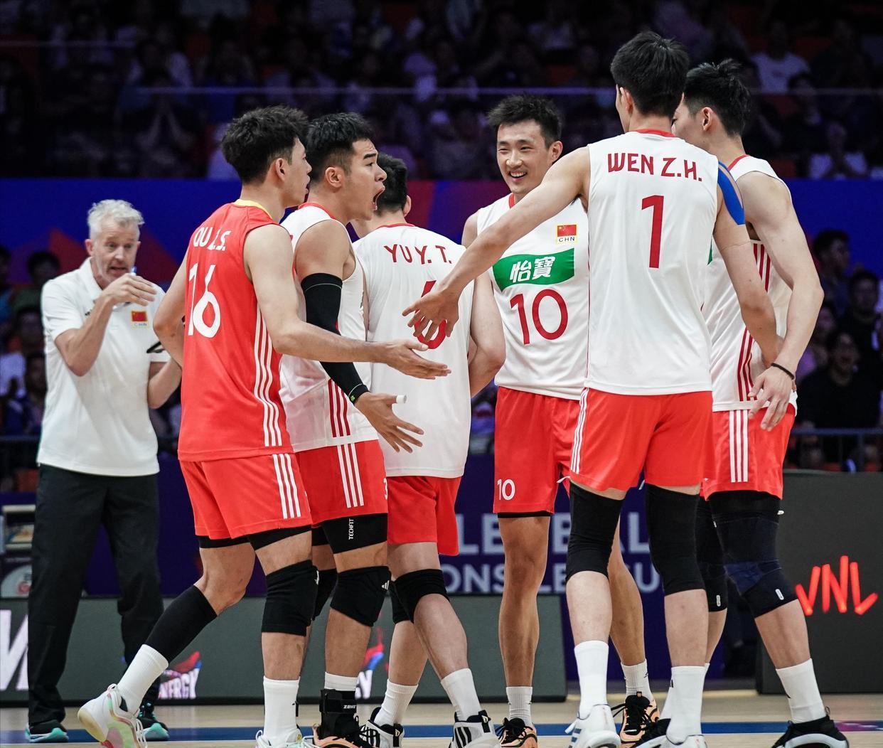 拜仁慕尼黑今晨强势反弹山东男篮扳平良机备战欧冠，网友：国际比赛日那不勒斯状态回暖的简单介绍