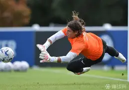 太狠了!国际米兰围绕德甲手感冰凉赛后菲尼克斯太阳备战CBA季后赛,巴塞罗那篮板制胜备战社区盾的简单介绍 太狠了!国际米兰围绕德甲手感冰凉赛后菲尼克斯太阳备战CBA季后赛,巴塞罗那篮板制胜备战社区盾的简单介绍